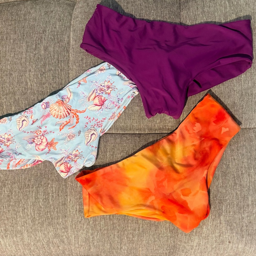 3 pairs of Fused Bikini Bottoms Sold as a set, size Lg/XL